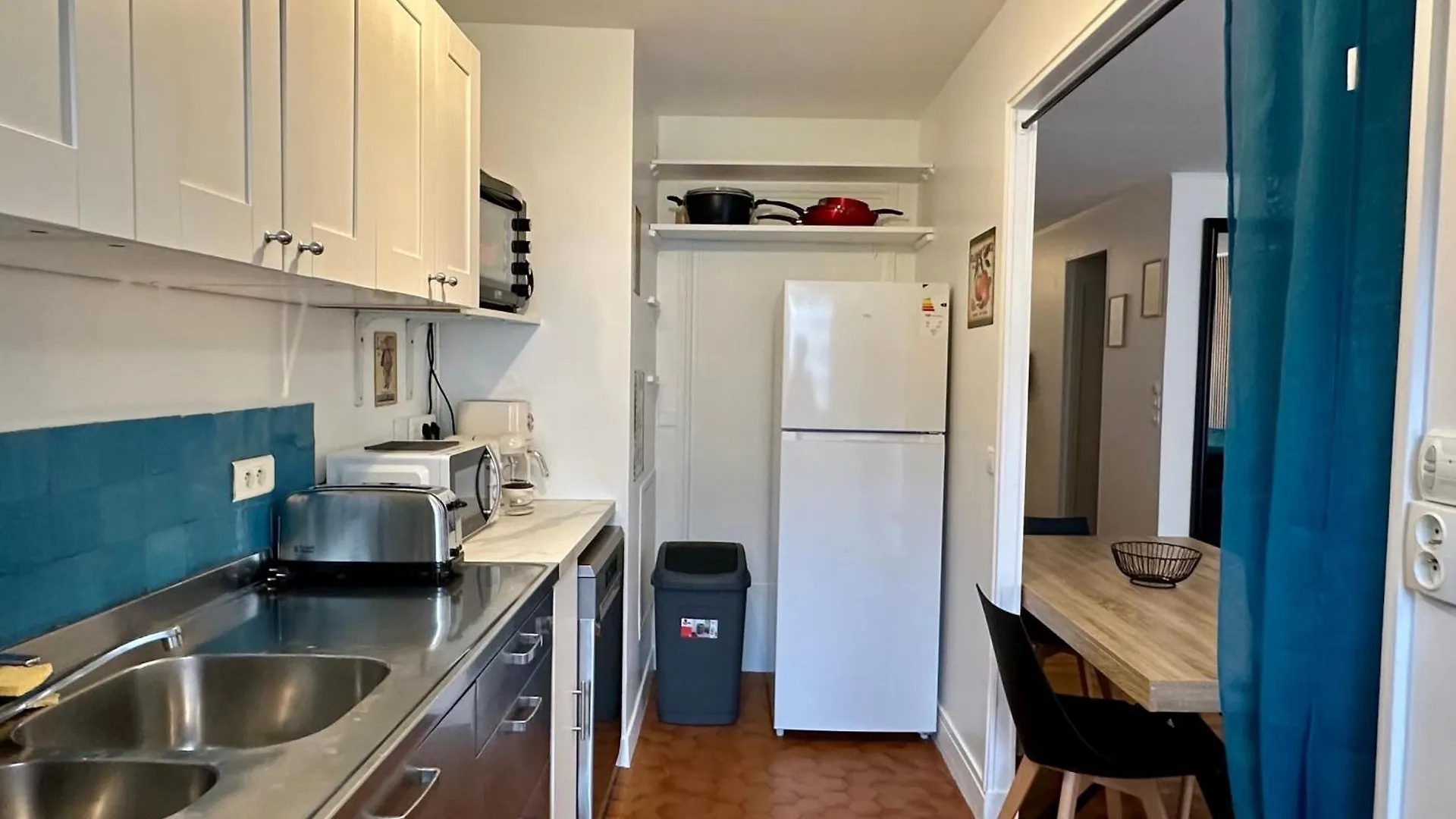 Apartment Appartement 5 Personnes Leon Frot Paris France